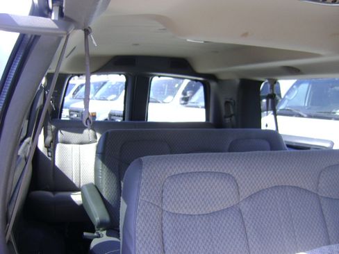 Used 2005 Chevrolet Express 3500 Extended Passenger RWD image 13