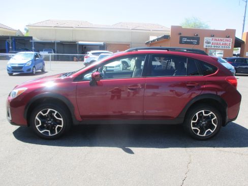 Used 2016 Subaru Crosstrek 2.0i Premium image 2