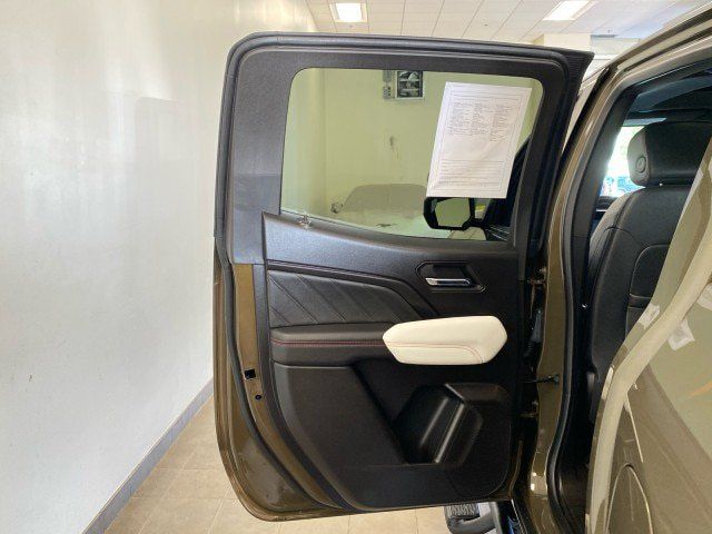 Used 2023 GMC Canyon AT4X AWD/4WD image 10