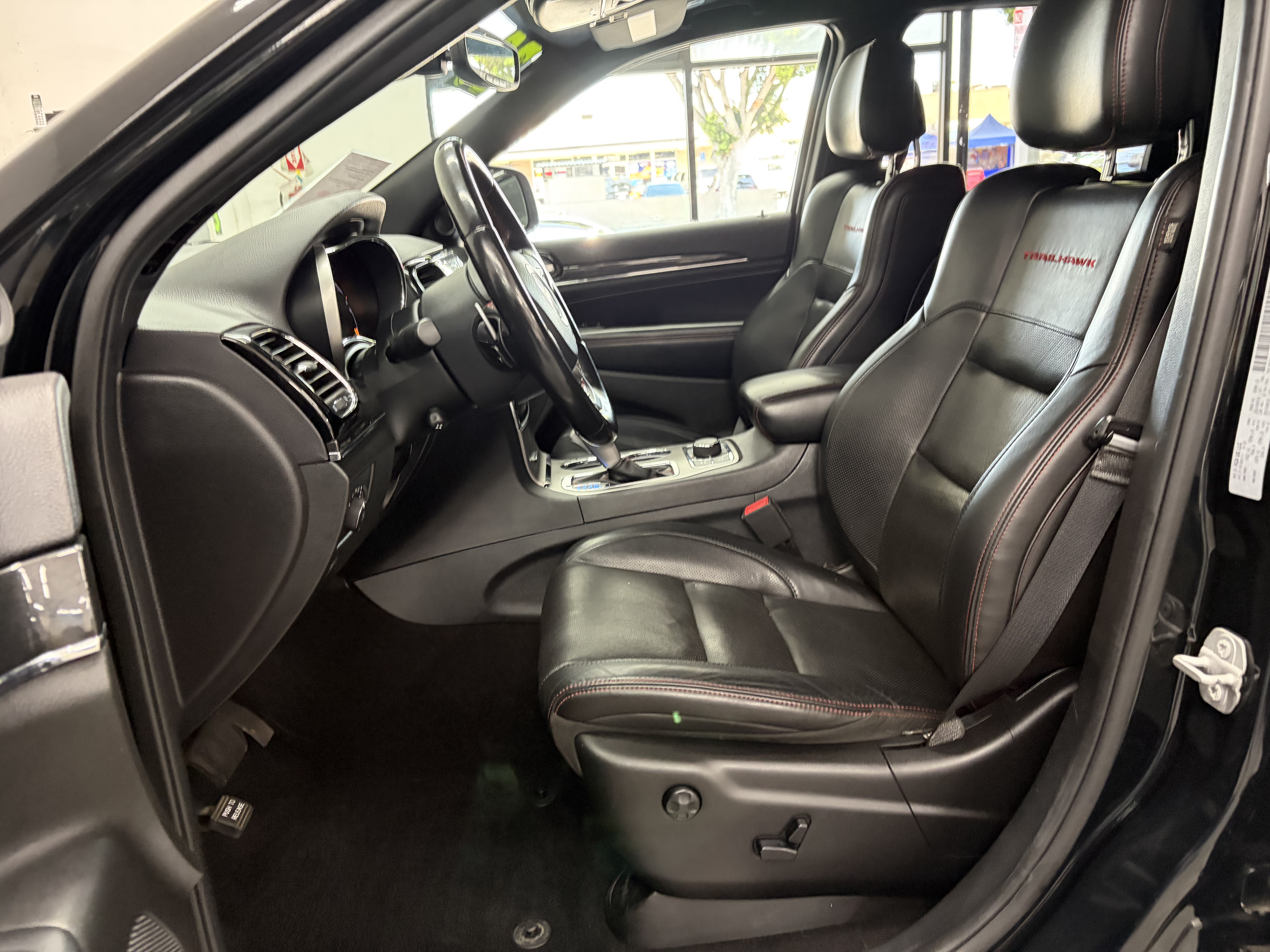 Used 2020 Jeep Grand Cherokee 4WD Trailhawk image 12