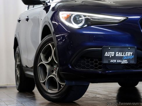 Used 2019 Alfa Romeo Stelvio AWD image 4
