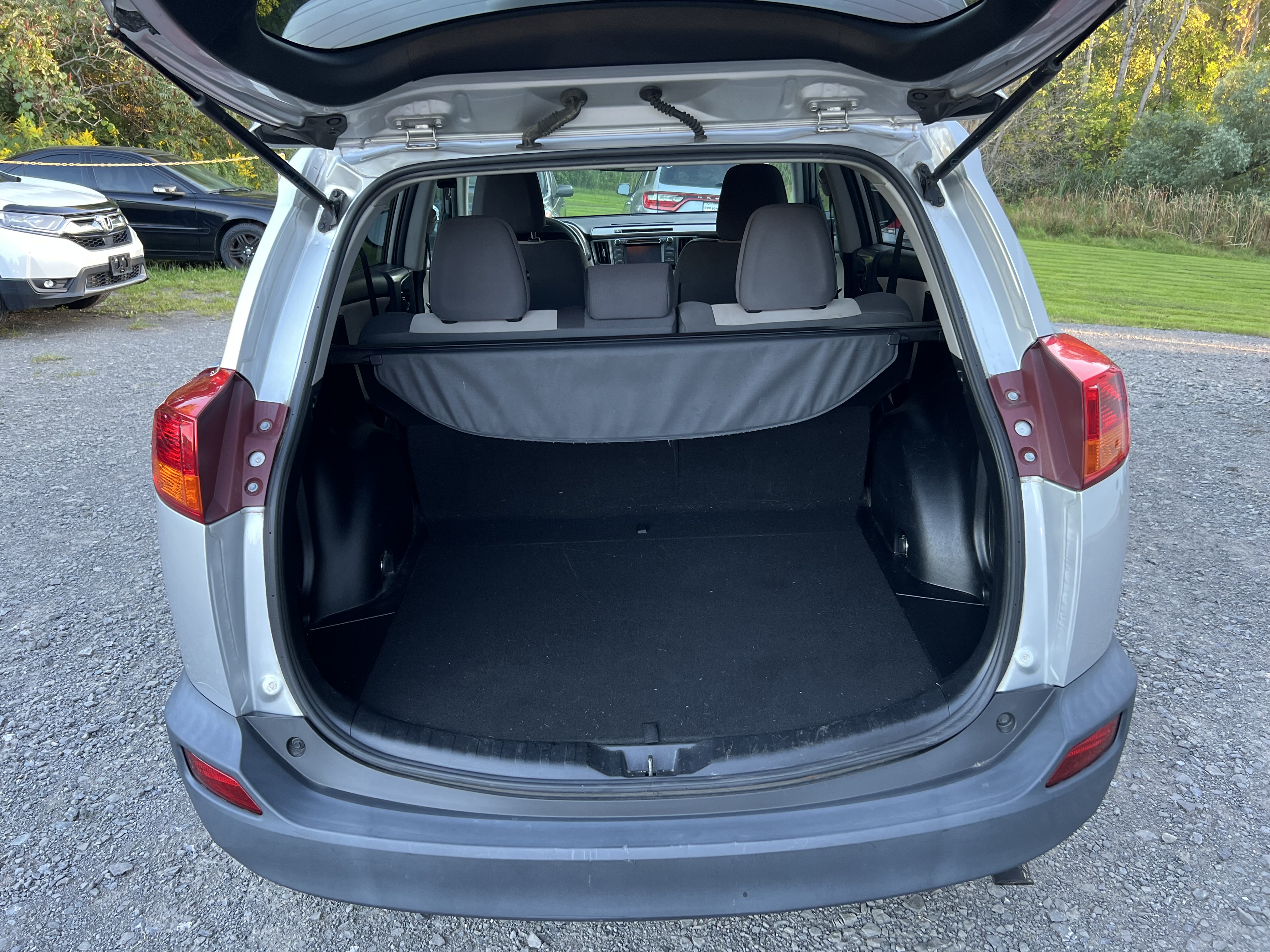 Used 2015 Toyota RAV4 AWD XLE image 6