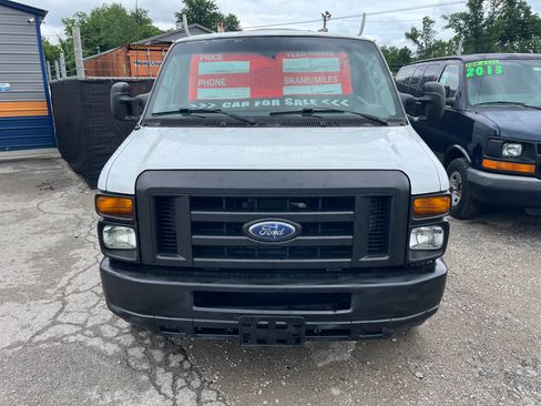 Used 2011 Ford E-250 and Econoline 250 RWD image 2