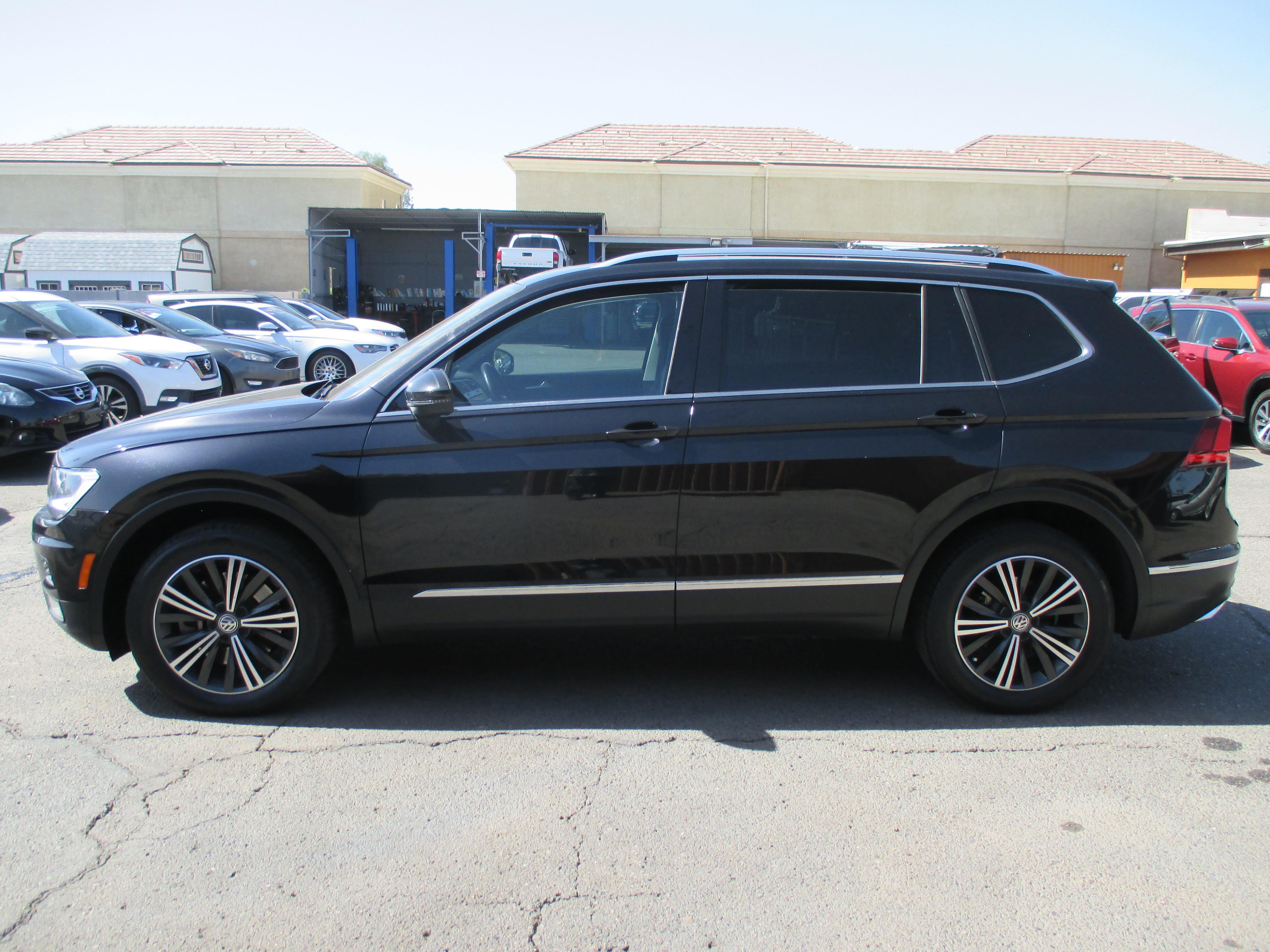 Used 2019 Volkswagen Tiguan FWD image 2