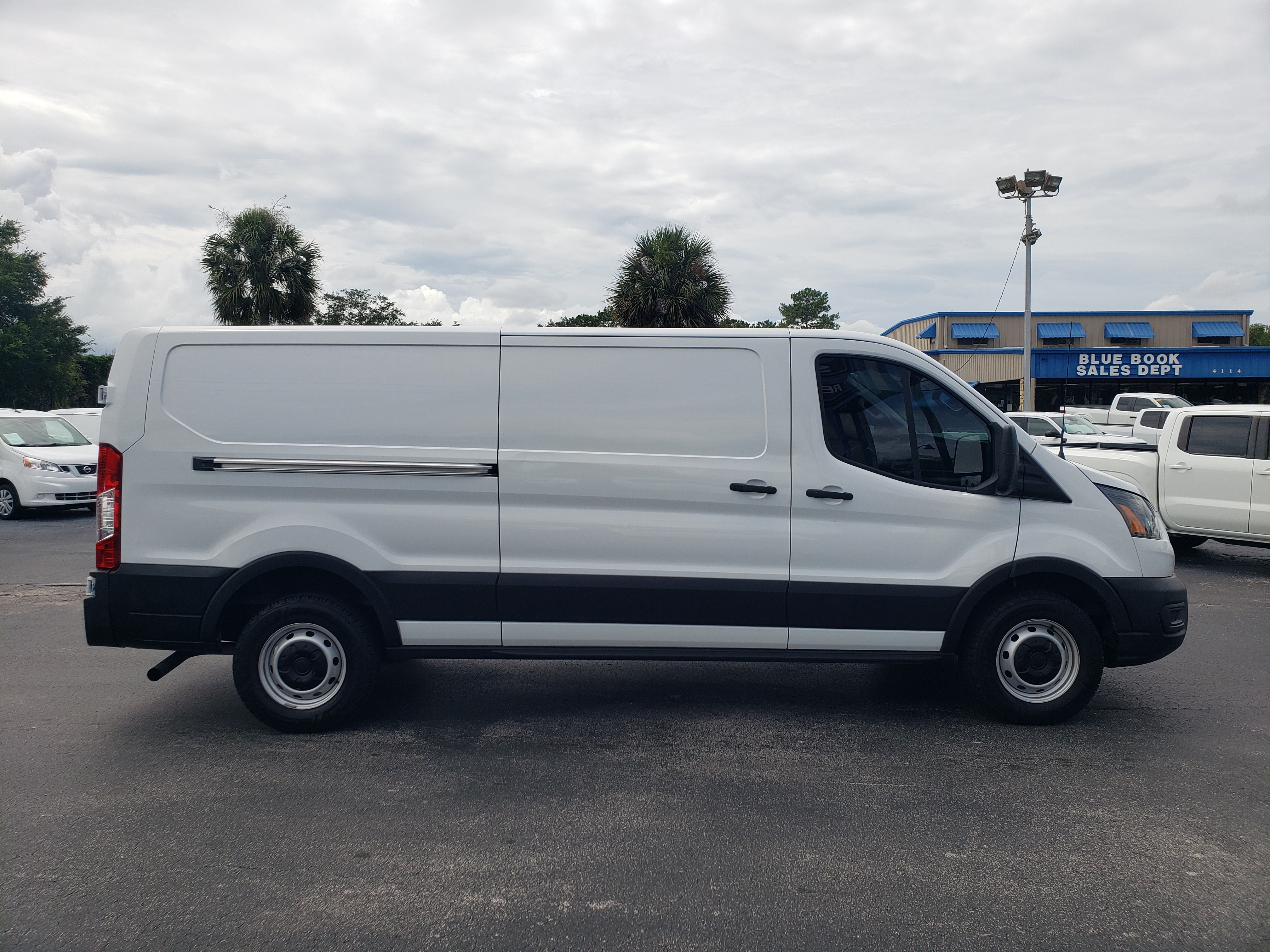 Used 2023 Ford Transit 150 148 Low Roof RWD image 6