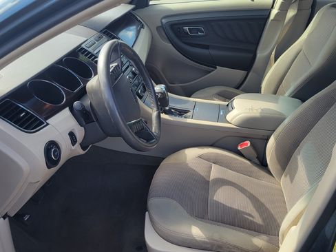 Used 2010 Ford Taurus SEL image 8