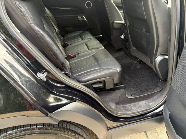 Used 2019 Land Rover Discovery SE AWD/4WD image 14