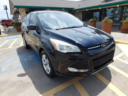 Used 2015 Ford Escape FWD SE image 1
