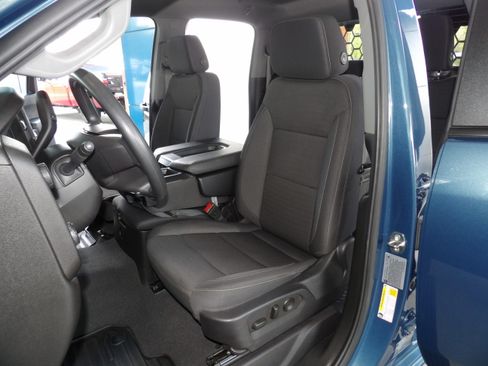 Used 2024 Chevrolet Silverado 2500 Custom image 17