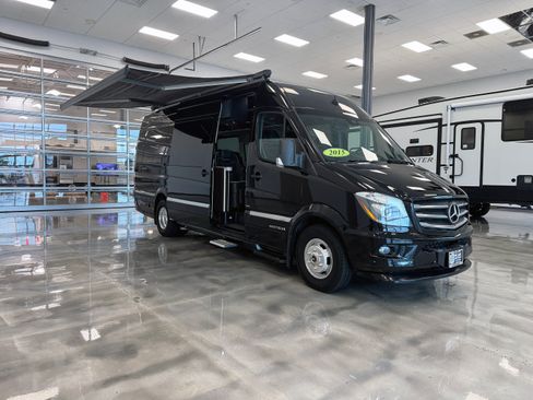 Used 2015 Mercedes-Benz Sprinter 4500 image 5