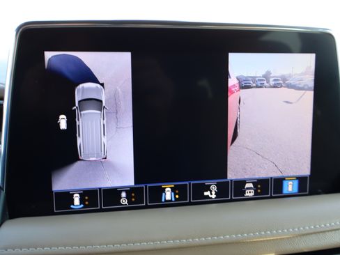 Used 2021 Chevrolet Suburban Premier image 33