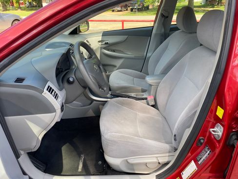 Used 2010 Toyota Corolla LE image 7