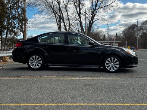Used 2010 Subaru Legacy 2.5i Limited image 6