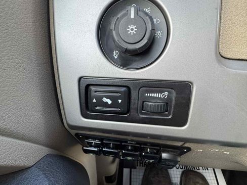 Used 2010 Ford F150 Lariat image 10