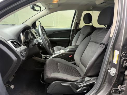 Used 2016 Dodge Journey SE image 8