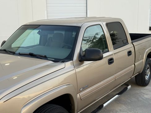 Used 2004 Chevrolet Silverado 2500 LS RWD image 21