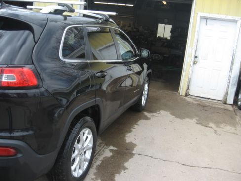 Used 2014 Jeep Cherokee Latitude image 4