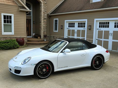 Used 2012 Porsche 911 Carrera GTS Cabriolet RWD image 3