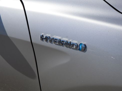 Used 2011 Toyota Camry XLE image 11