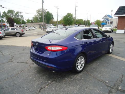 Used 2015 Ford Fusion SE FWD image 10