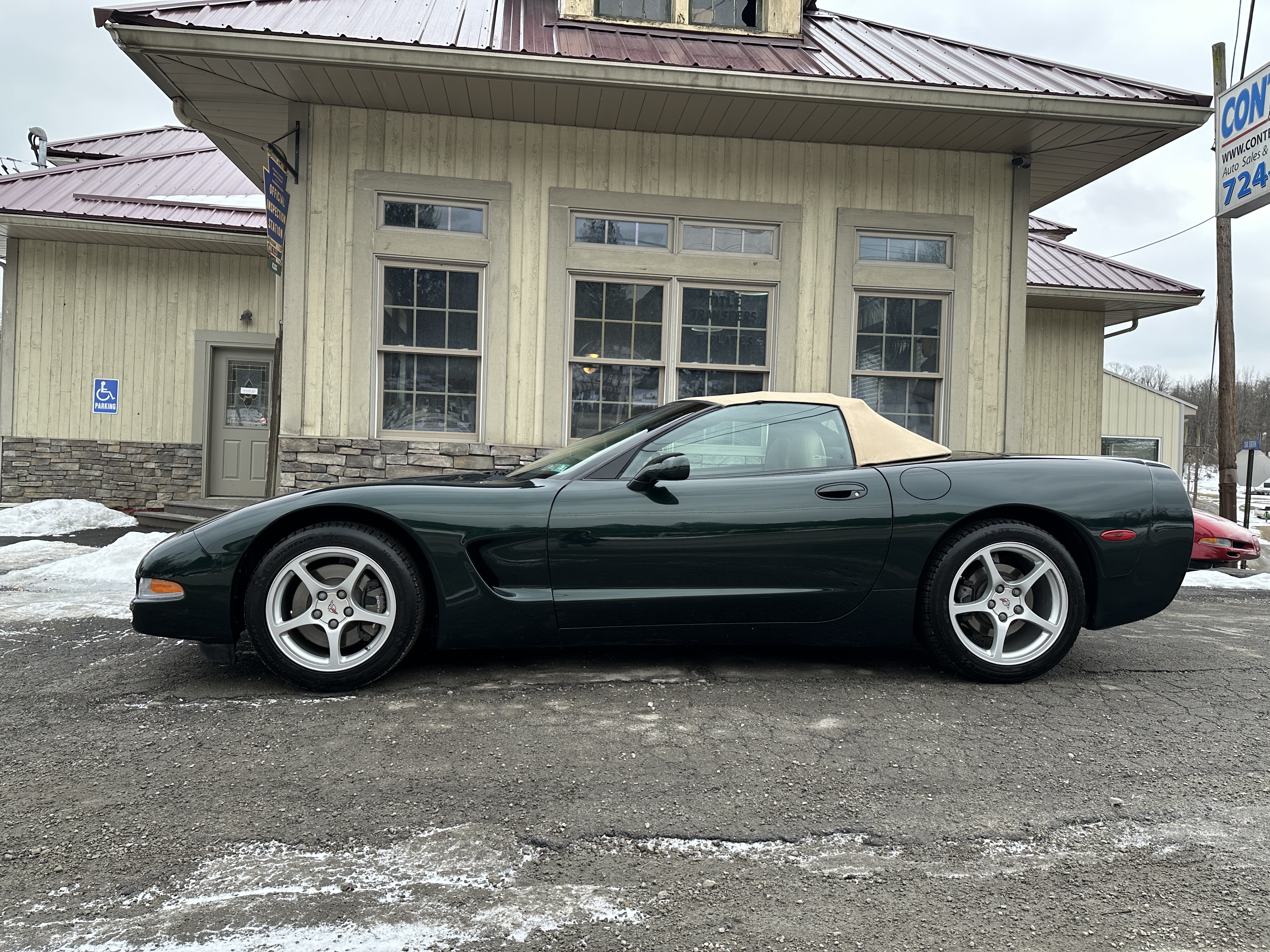 Used 2000 Chevrolet Corvette RWD image 2