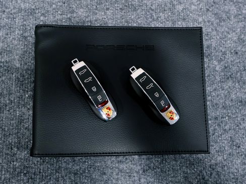 Used 2023 Porsche 718 Cayman GT4 image 17