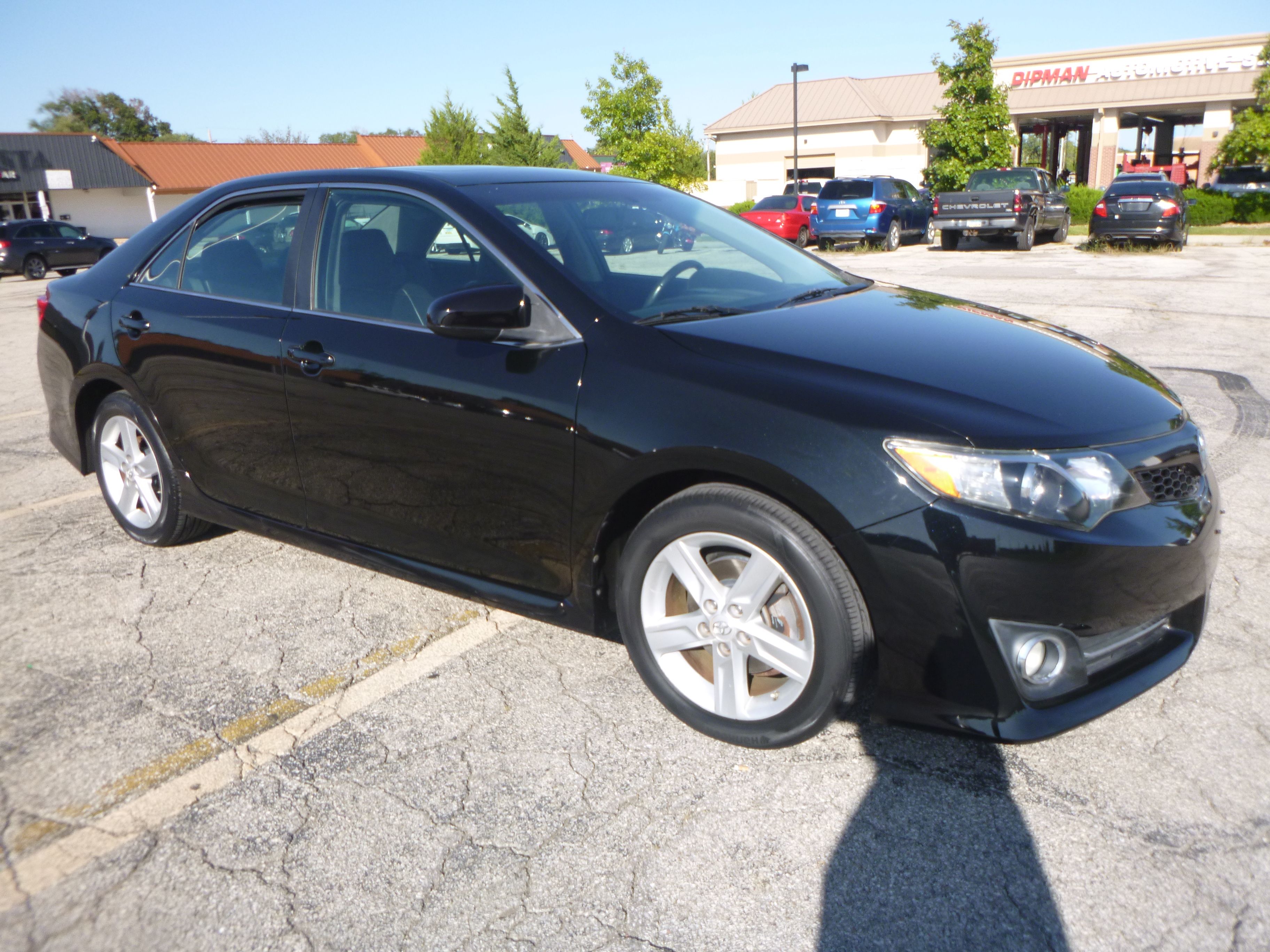 Used 2014 Toyota Camry SE Sport FWD image 4