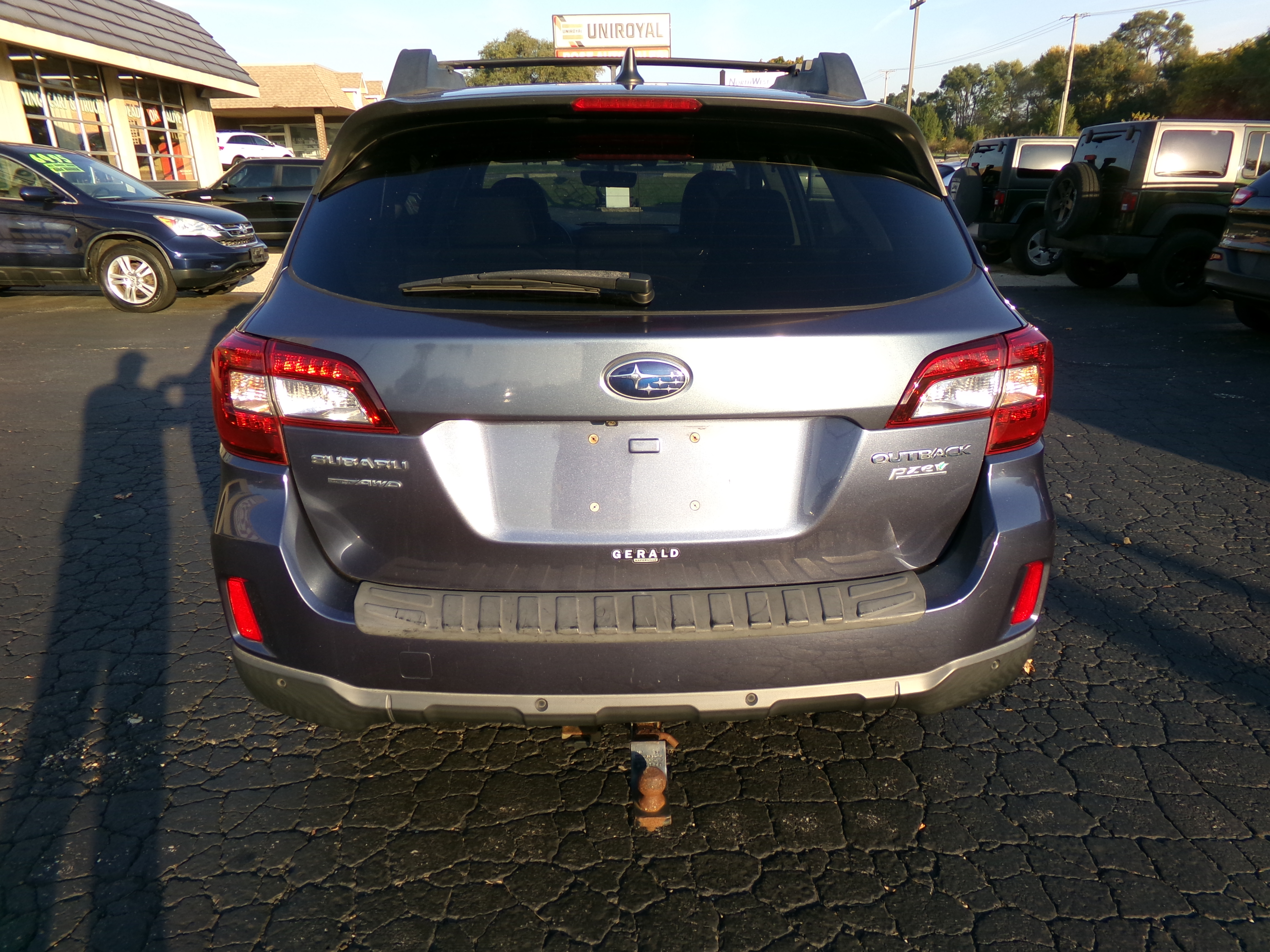 Used 2017 Subaru Outback 2.5i Limited AWD/4WD image 4