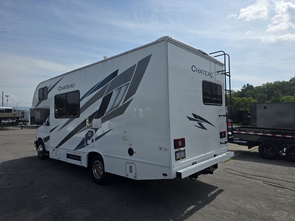 Used 2023 Chevrolet Express 3500 UNAVAIL RWD image 7