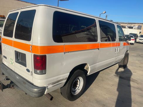 Used 2006 Ford E-350 and Econoline 350 image 6