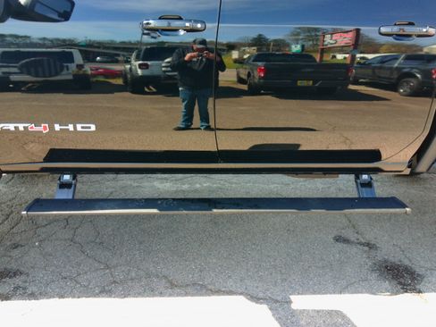 Used 2022 GMC Sierra 2500 AT4 image 24