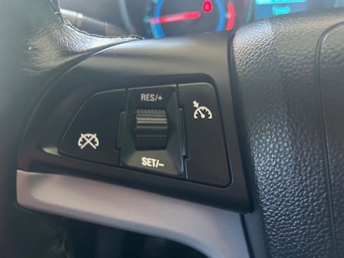 Used 2015 Chevrolet Cruze LT image 10