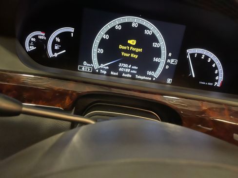 Used 2011 Mercedes-Benz S 550 4MATIC image 9