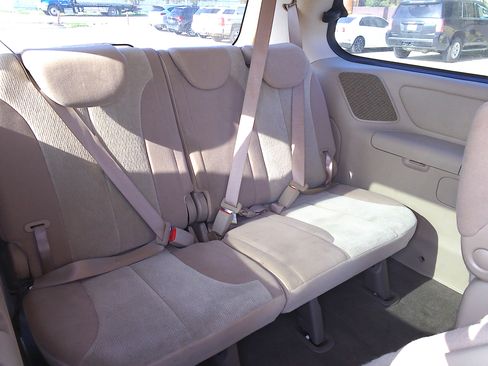 Used 2012 Kia Sedona LX image 12