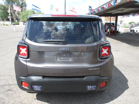 Used 2016 Jeep Renegade FWD Sport image 6