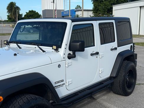 Used 2013 Jeep Wrangler Unlimited Sport image 20