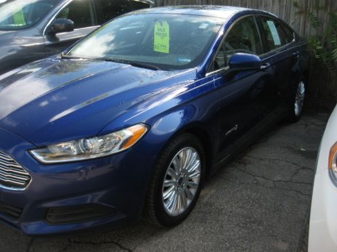 Used 2014 Ford Fusion S Hybrid FWD image 1
