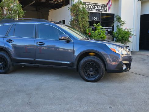 Used 2014 Subaru Outback 2.5i Premium image 6