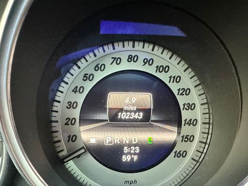 Used 2013 Mercedes-Benz C 250 image 32