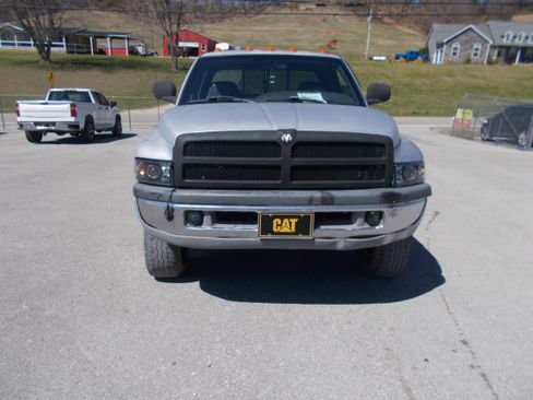Used 2000 Dodge Ram 2500 Truck image 2