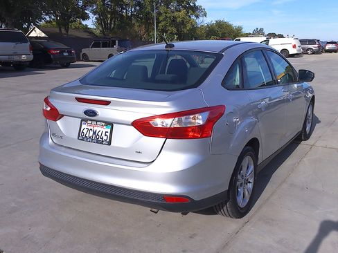 Used 2013 Ford Focus SE Sedan FWD image 4