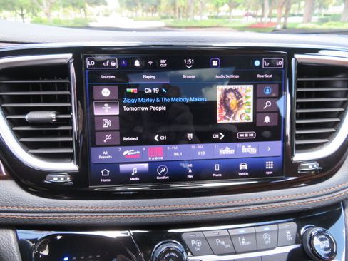 Used 2022 Chrysler Pacifica Pinnacle FWD image 34