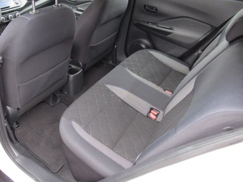 Used 2018 Nissan Kicks S image 17