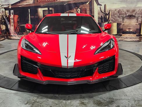 Used 2023 Chevrolet Corvette Z06 w/ Z07 Performance Package image 5