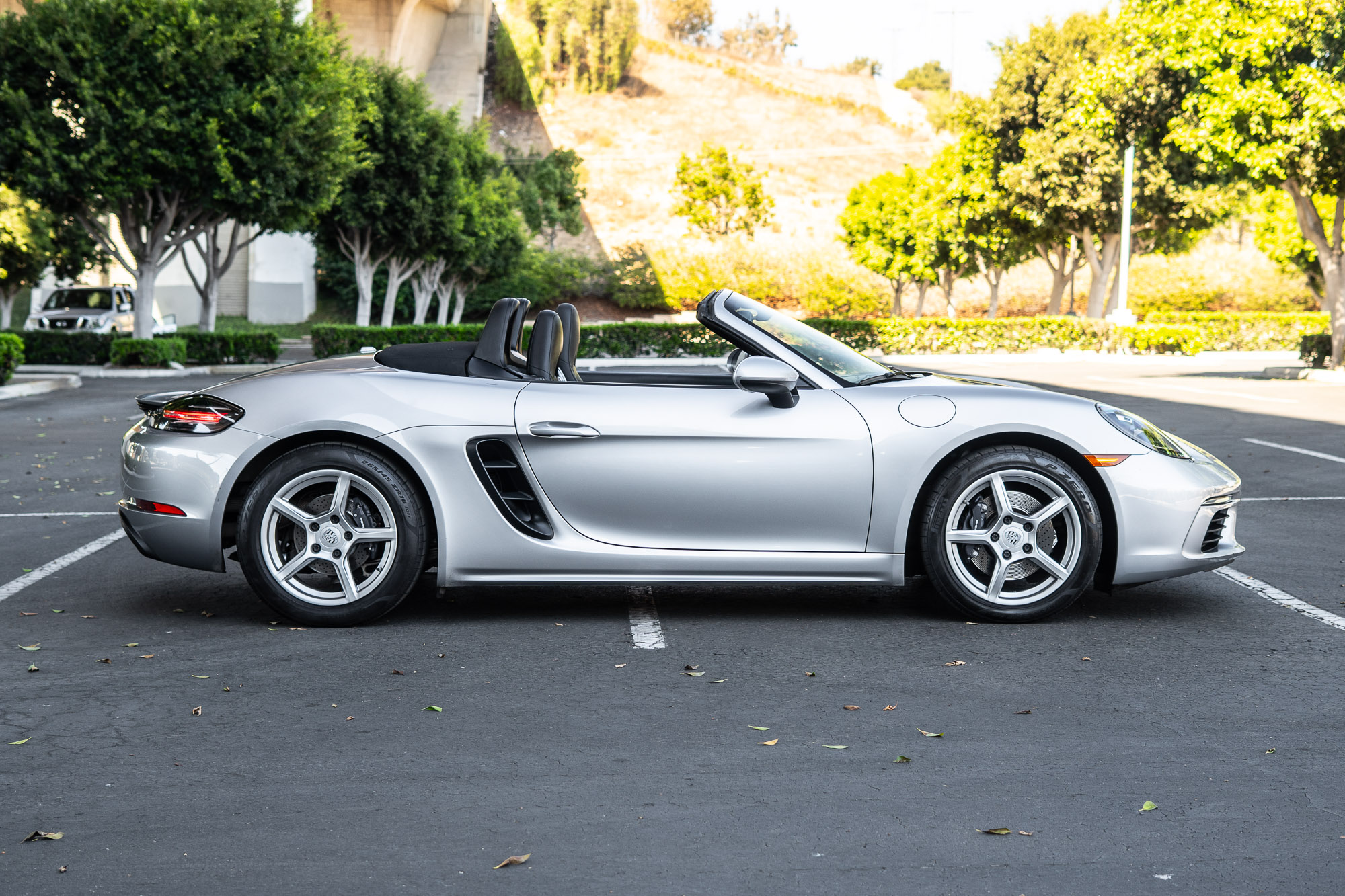 Used 2018 Porsche 718 Boxster RWD image 13