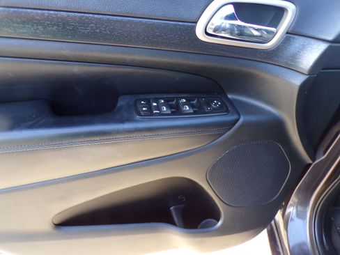 Used 2015 Jeep Grand Cherokee Altitude image 10