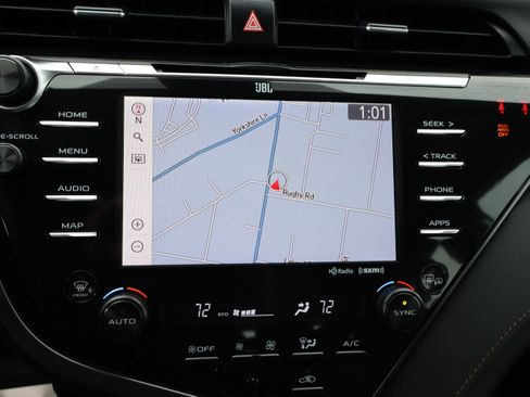 Used 2020 Toyota Camry XLE image 26