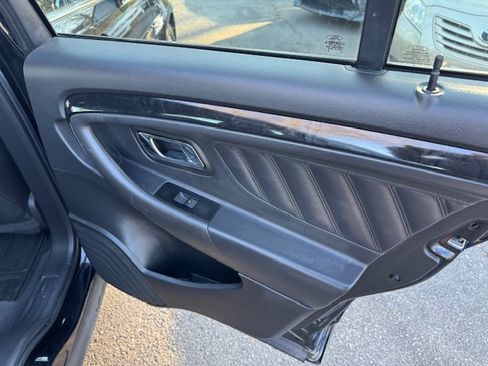 Used 2011 Ford Taurus Limited image 11