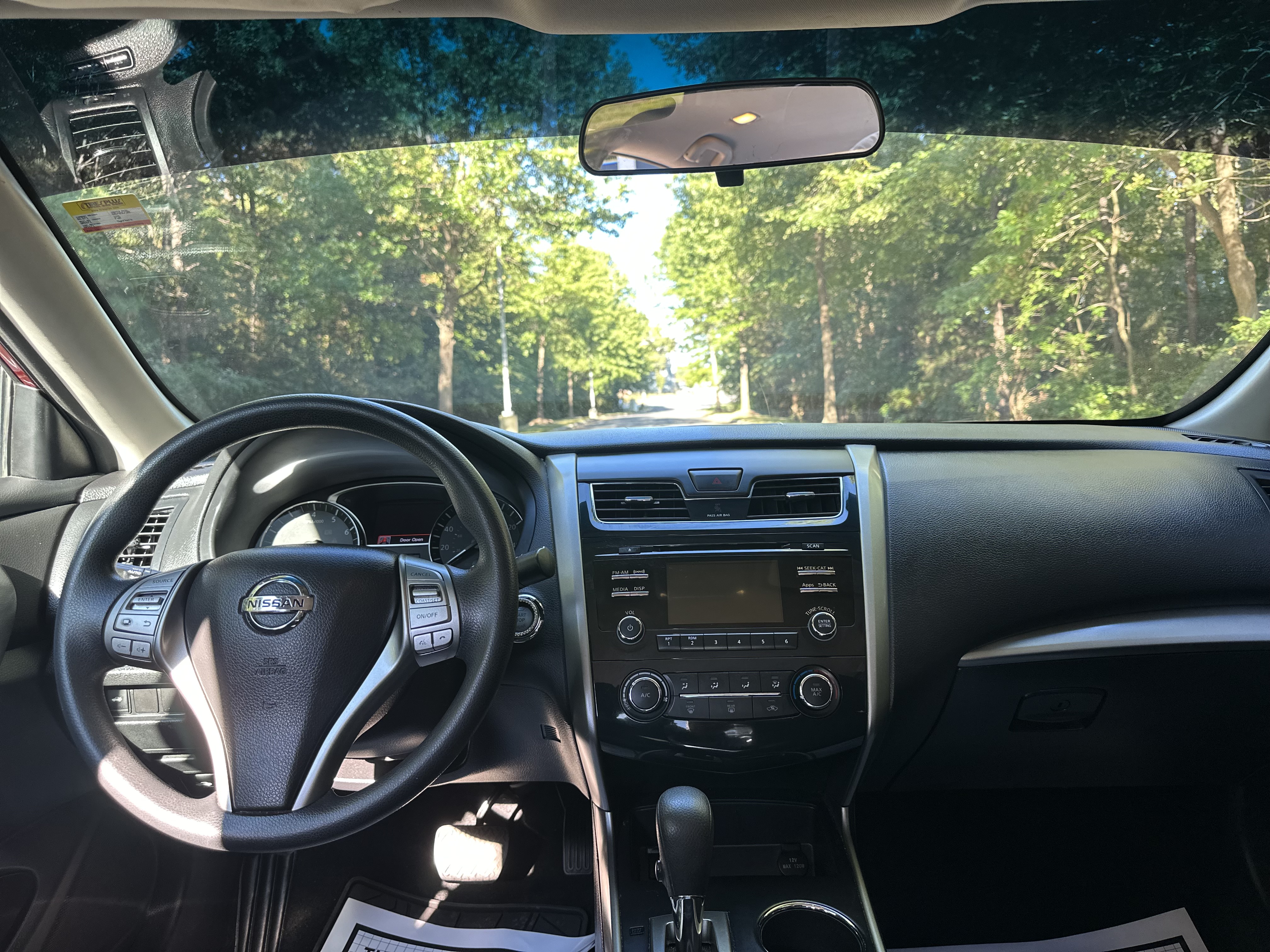 Used 2015 Nissan Altima SV FWD image 14