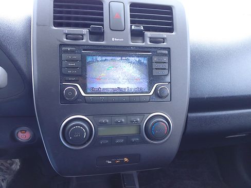 Used 2017 Nissan Leaf S image 16